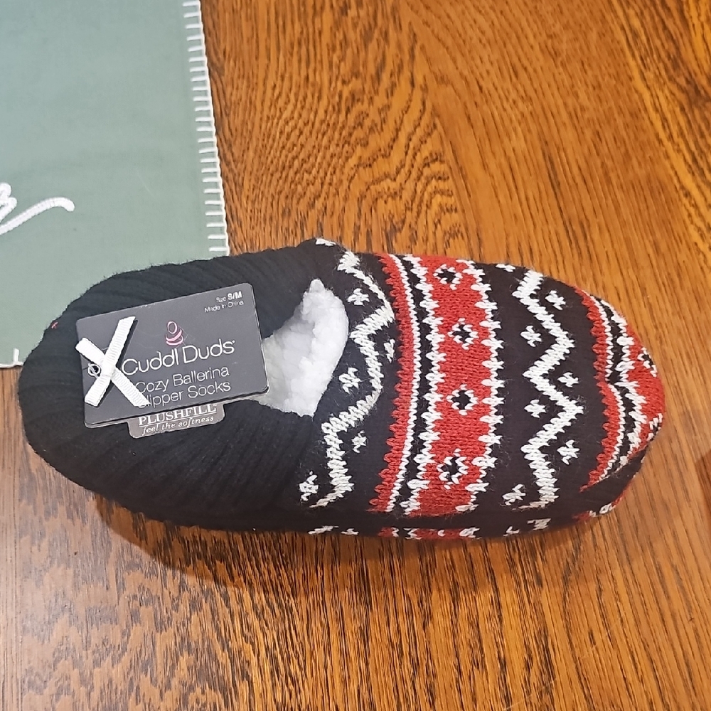 NWT Cuddl Duds Black and Red Plush Slipper Socks